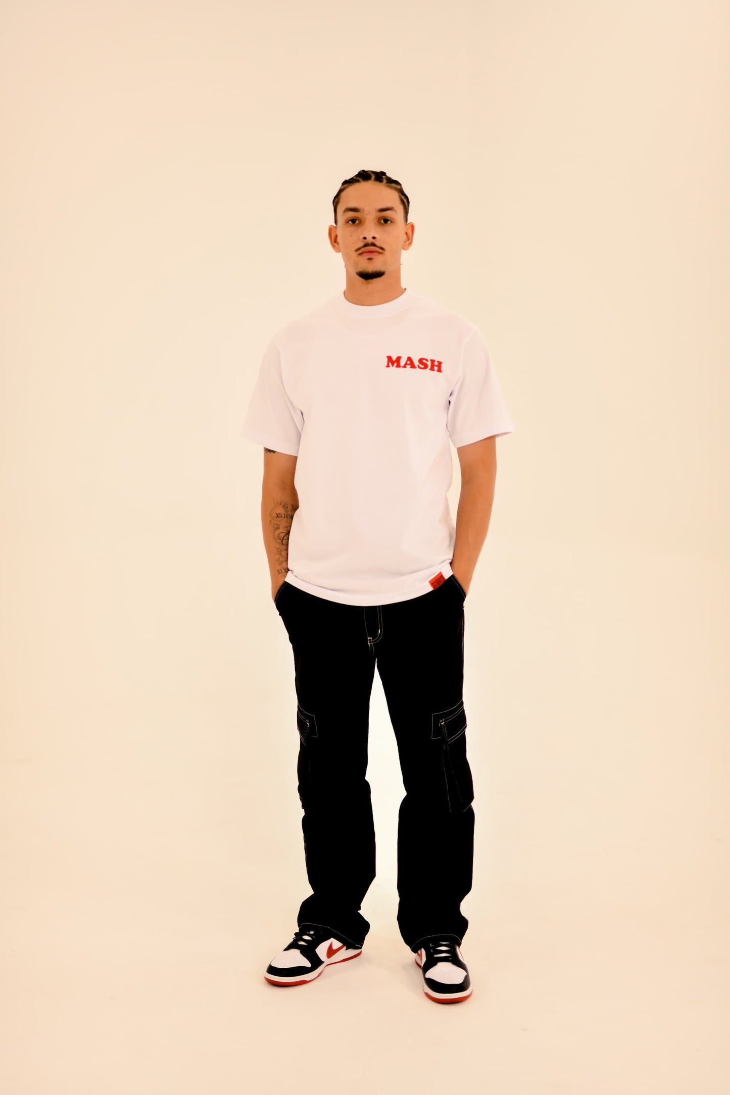 "’MASH’ MONEY SIGN" TEE (WHITE/RED)